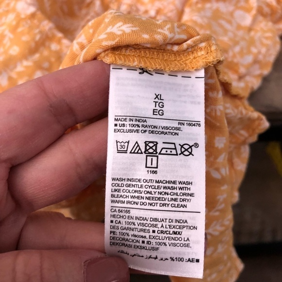 Old Navy mustard yellow floral hobo tunic peplum top puff 3/4 sleeves size XL - Picture 7 of 7